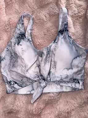 Marble-Print Knot Front Crop Tank Top - White/Gray